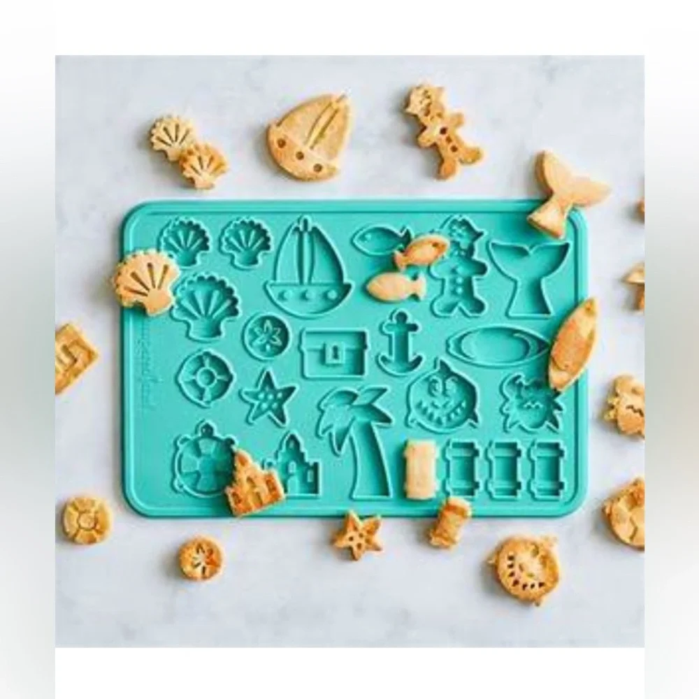 Pampered Chef Summer cookie mold. New in package.